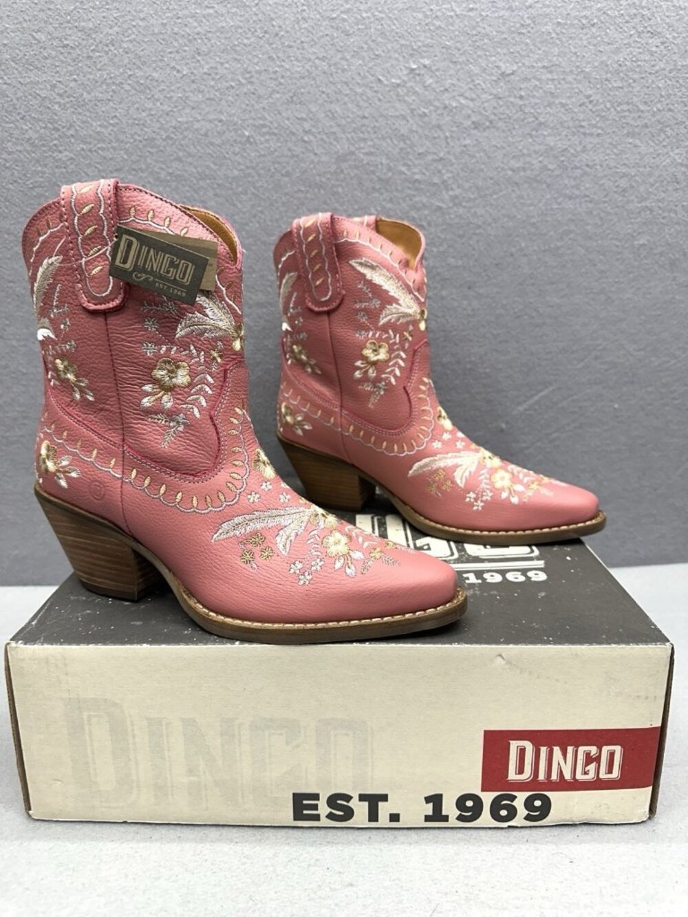 Dingo Primrose Leather Boots Women Size 7 Pink Embroidered Western Cowboy DI748